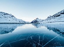 开云体育下载网址-不满！新月锁定胜局后，C罗对着镜头苦笑并做出“偷窃”手势