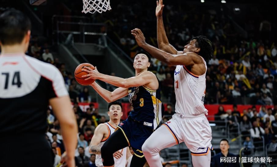 开云体育下载电脑版-40分惨败后又输了10分!广东惨遭上海双杀:杜锋恐裁掉萨林杰?